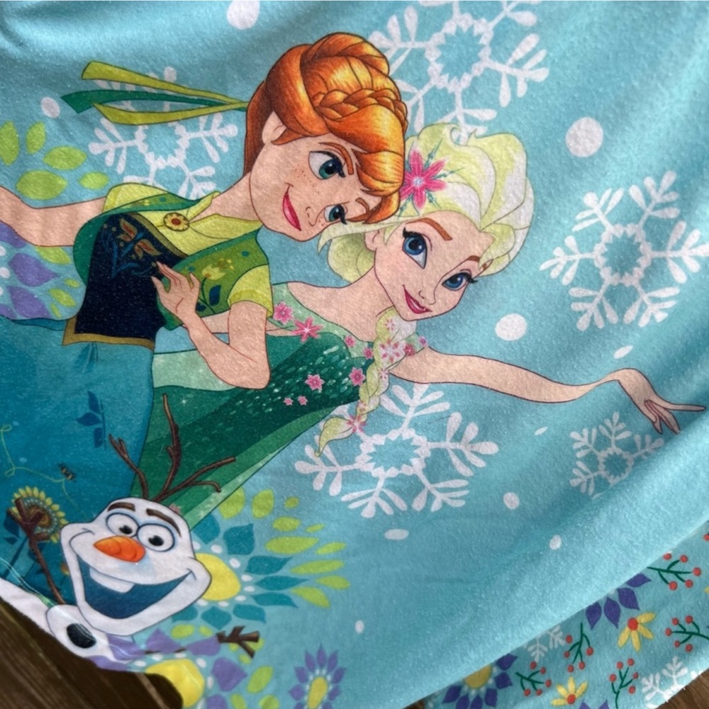 Girls Frozen Clothing Bundle - mixed sizes - Picture 6 of 6